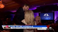 Dirk Nowitzki, estrella de los Dallas Mavericks, es homenajeado con el H. Neil Mallon Award del 2017 dado a su trabajo ejemplar y continuo como humanitari...