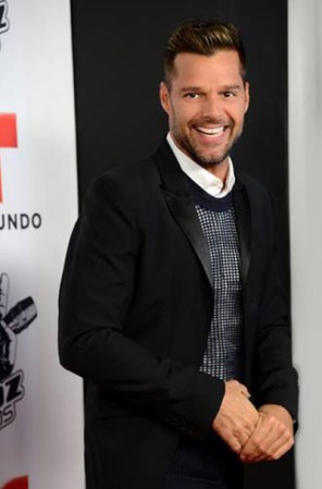 Conocido mundialmente, guapo, talentoso, uno de los cantantes que ha puesto en alto el nombre de Puerto Rico: Ricky Martín.