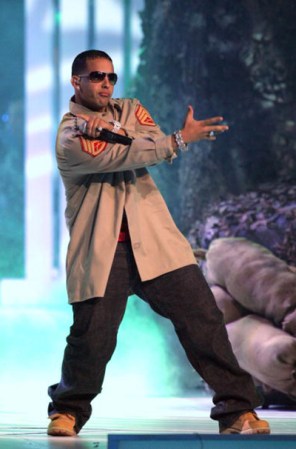 2006.- Daddy Yankee baila y canta en los Latin Billboard de 2006.