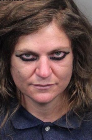 Kristine Draper fue arrestada el 9/16/2013 en la región de Reno, Nevada por:<br /><br />Battery