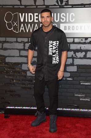 Rapper Drake estuvo en la alfombra roja de estos Premios MTV Video Music Award.