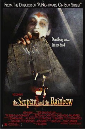 La película de suspenso "The Serpent and the Rainbow" fue dirigida por Web Craven en 1988 e indaga en la historia de Clairvius Narcisse, quien habría sido enterrado vivo.