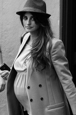 ¡MAMÁ DE TAURO! Penélope Cruz es una gran exponente. A las mamás taurinas no les cuesta establecer rutinas, pues son súper organizadas. Si bien no suelen ser las más flexibles y expresivas del zodíaco, son madres muy presentes en la vida de sus hijos.