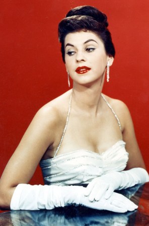 Luz Zuluaga de Colombia fue Miss Universo en 1958.