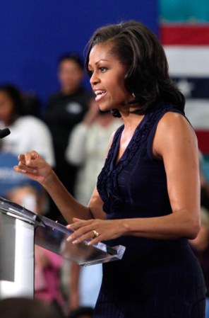 Michelle Obama pasó a la historia como la esposa del primer presidente afroamericano de Estados Unidos y se convirtió en una figura política muy admirada.