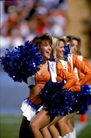 Una imagen de 1994 de las chicas que animaban al equipo de los Broncos de Denver.