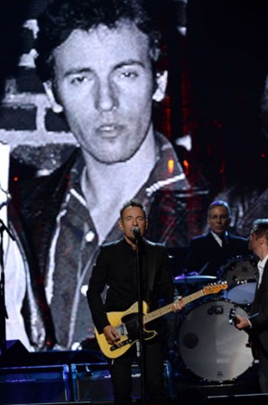 Recuento en imágenes de la Ceremonia de Inducción del Salón de la Fama del Rock, celebrada en el Barclays Center de Brooklyn, Nueva York.