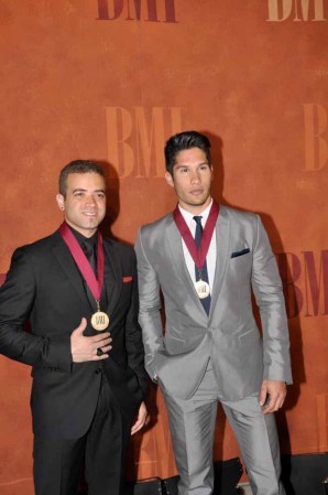 Chino y Nacho también fueron reconocidos por su gesta musical.