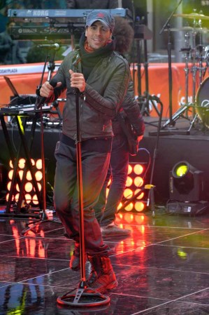 Enrique Iglesias subió la temperatura de sus fans.