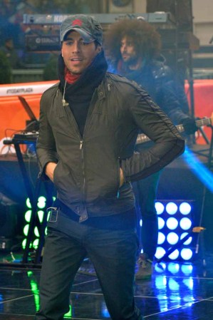 Enrique Iglesias subió la temperatura de sus fans.