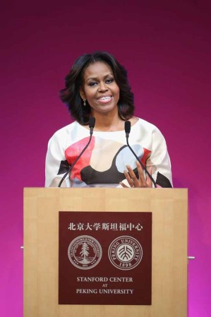 Michelle Obama destila simpatía y elegancia en China.