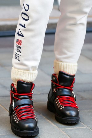 En detalle, parte del atuendo de la marca Ralph Lauren que se usará para la ceremonia de clausura de los Juegos OIímpicos de Sochi 2014.