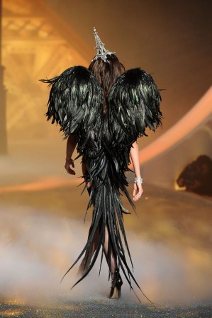 La modelo Barbara Fialho en el desfile anual de Victoria's Secret 2013