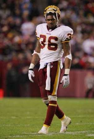 27 DE NOVIEMBRE, 2007: Sean Taylor, jugador de la NFL de los Pieles Rojas de Washington, muere un día después de recibir un disparo en su casa en Miami en medio de un presunto robo. Tenía 24 años.