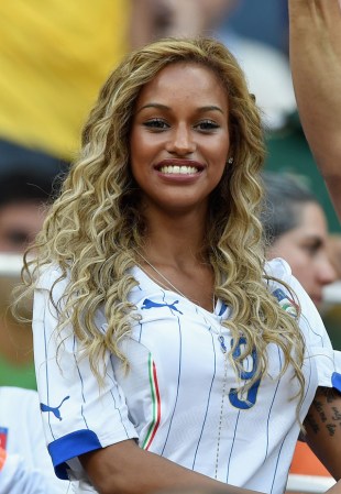 Fanny Neguesha, prometida de Mario Balotelli (Italia).