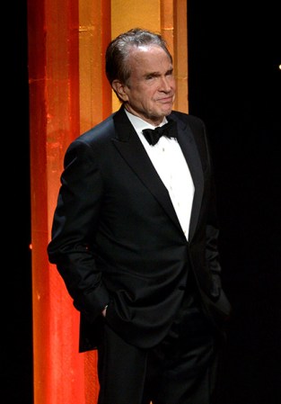 Warren Beatty es el único profesional en la historia de la Academia que ha sido nominado como productor, director, escritor y actor; todo en la misma película; lo que además ocurrió dos veces, en 1978 con "Heaven Can Wait" y en 1981 con for "Reds" por la que ganó el Oscar a Mejor Director.