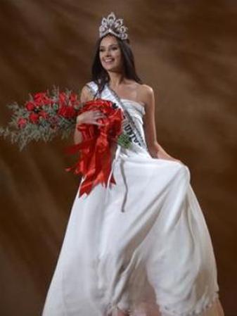 Miss Universo 2002 - Oxana Fedorova de Rusia. Fue despedida y remplazada por Justine Pasek.