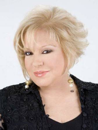 Presentadora, productora y cantante entre otras cosas, la doctora Nancy Alvarez le pondrá toda su alegría y determinación a este concurso en el que será participante estelar.
