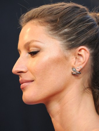 Gisele Bundchen ha engrosado las listas de las modelos que más dinero ganan en el mundo, con un rostro que ostenta una nariz que sobresale con carácter.
