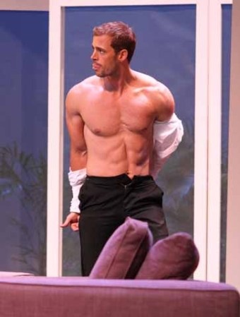 La obra, "Un Amante a la Medida" en el Gusman Center for Performing Arts en Miami. <br />12 de junio, 2010.