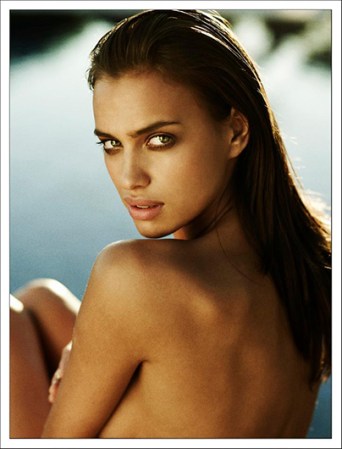 Irina Shayk, es una modelo y actriz rusa muy conocida por su trabajo en la revista Sports Illustrated.