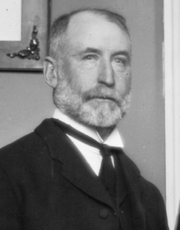 9 DE AGOSTO, 1910: El alcalde reformista William Jay Gaynor fue baleado en la garganta en Hoboken, Nueva Jersey por su ex empleado, James Gallagher. Gaynor falleció 3 años después a causa de la herida.