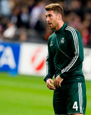 Sergio Ramos hace subir la temperatura del campo.