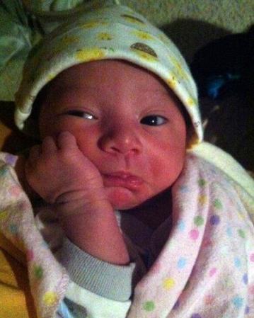 Momentos después de haber nacido la nieta de Jenni Rivera, Jaylah Hope.