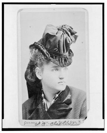 Tennessee Claflin, luego llamada Lady Cook, fue la primera mujer en ser corredora de bolsa y abrir una firma bursátil en Wall Street