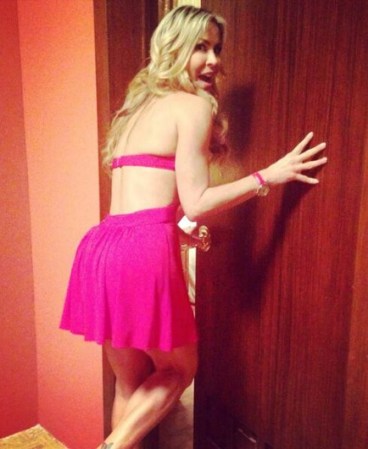 Aylin Mujica @Aylin_Mujica Liliana duràn a punto de descubir algo! @LosMiserables pic.twitter.com/osnpz80CDn • 8 de julio.