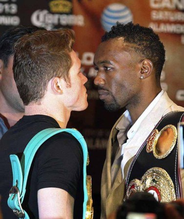Saúl El Canelo Alvarez enfrentará a Floyd Mayweather el 14 de septiembre en Las Vegas. Un combate a muerte en lo que es el rival más difícil en la carrera del mexicano. Una pelea de invictos.