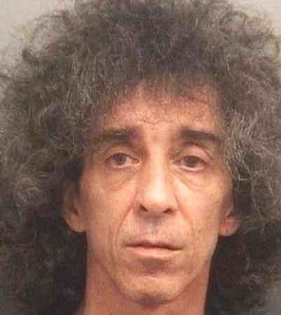 Brian Baker fue arrestado el 1/11/2013 en la región de West Palm Beach, Florida, acusado de :<br /><br /> DUI-UNLAW BLD ALCH - DUI ALCOHOL OR DRUGS