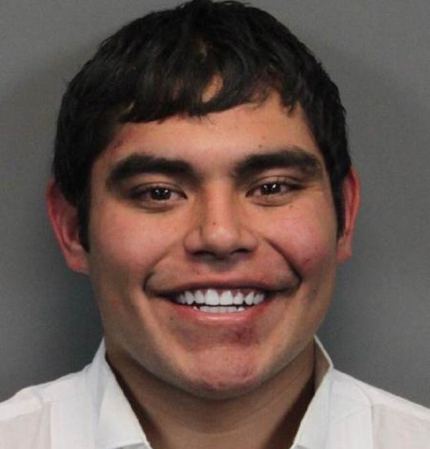 Cristian Valencia fue arrestado el 9/29/2013 en la región de Reno, Nevada, acusado de:<br /><br />Fail Yield Emerg Veh