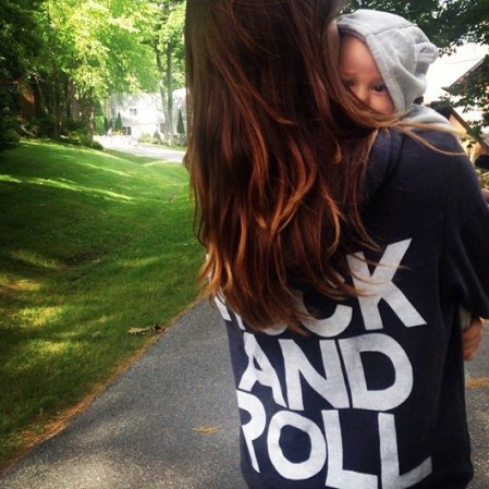 OLIVIA WILDE y su pequeño Otis Alexander, nacido el 20 de abril.