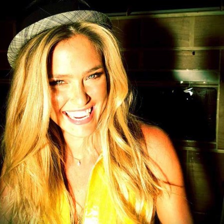 Bar Refaeli: la rubia que revoluciona el Camp Nou.
