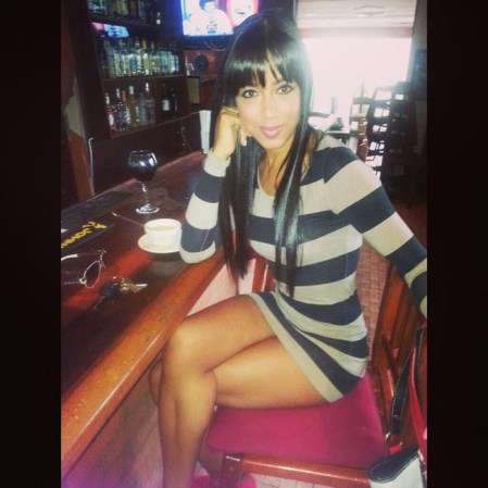 Te invitamos a que sigas disfrutando de estas fotos de la escultural modelo y presentadora.