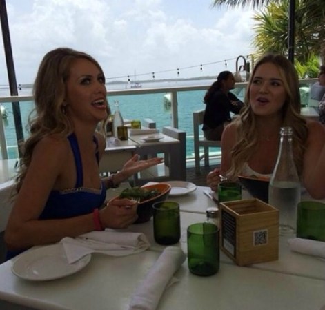 Premios Tu Mundo: by @jessica_carrillo "Obvio!!! Jajaja en una charla entre amigas con @kimberly_2ramos pueden verla ya en www.premiostumundo.com #premiostumundo @premiostumundo".
