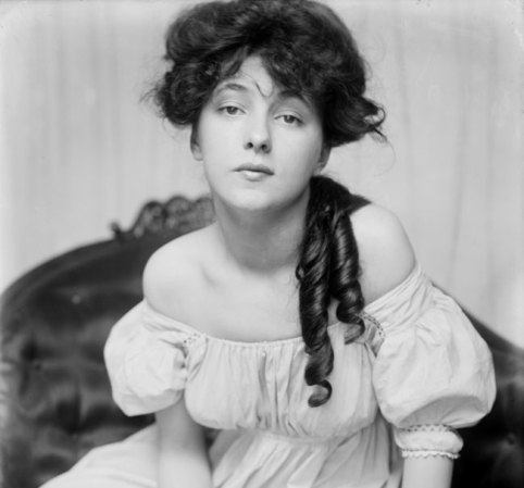 Claw acusaba al famoso arquitecto de ser amante de su mujer, la actriz Evelyn Nesbit.