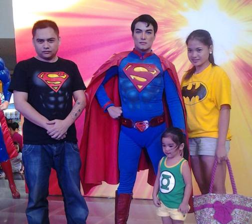 Herbert Chávez, el joven que se dejó una fortuna para ser Superman.