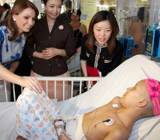 Durante la Visita de Estado, las primeras damas visitaron a los niños enfermos en el Hospital Infantil de México Federico Gómez.