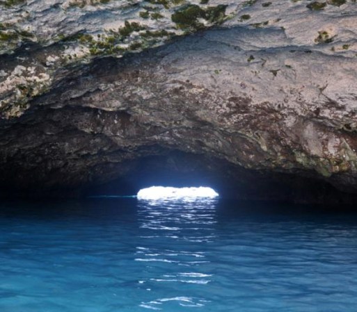 Las islas Marietas son un grupo de pequeñas islas en Nayarit, México.