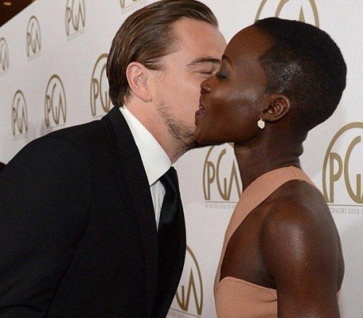 Lupita se ganó el corazón del mundo entero con sus palabras al agradecer su gran premio, pero también en un mensaje que dio sobre la belleza de ser afroamericana donde habló sobre las inseguridades que tuvo sobre el color de su piel.