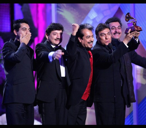 El grupo creó la Fundación Los Tigres del Norte destinada a compartir la herencia y tradición mexicana en los Estados Unidos.