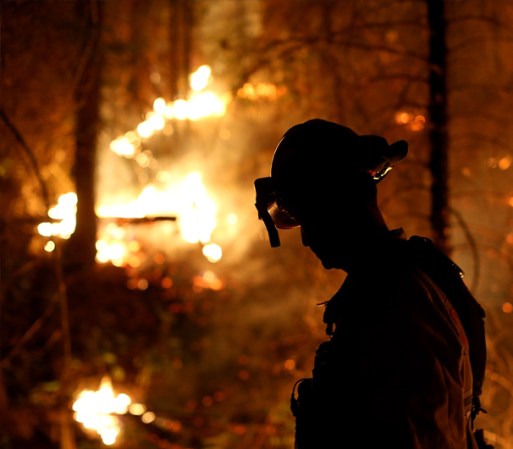 Se reportó que también hay alerta pues el incendio pudiera afectar el suministro de agua y electricidad a San Francisco...