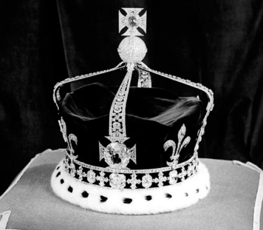 El llamado Kohinoor Diamond, fue por mucho tiempo considerado como el diamante más grande del mundo. La piedra de 106 quilates fue un regalo de Maharajah Dhulip a la reina Eilzabeth.