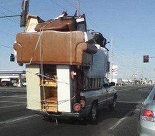 Los mexicanos no tienen la necesidad de rentar un U-HAUL… siempre está la camioneta del primo.