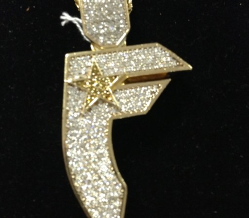 Así que si quieres una joya con mucho “bling-bling”… esta podría ser tu oportunidad.