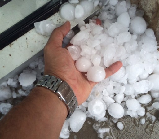 Aquí más fotos de la tormenta y sus destrozos.