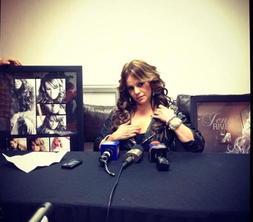 Esta es una foto que la diva colocó este sábado de la rueda de prensa que dio antes de su presentación en la Arena Monterrey.