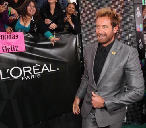 Gabriel Soto y Geraldine Bazán - En junio hubo rumores de separación y en noviembre de que toman terapia para salvar su matrimonio. No está confirmado el divorcio.